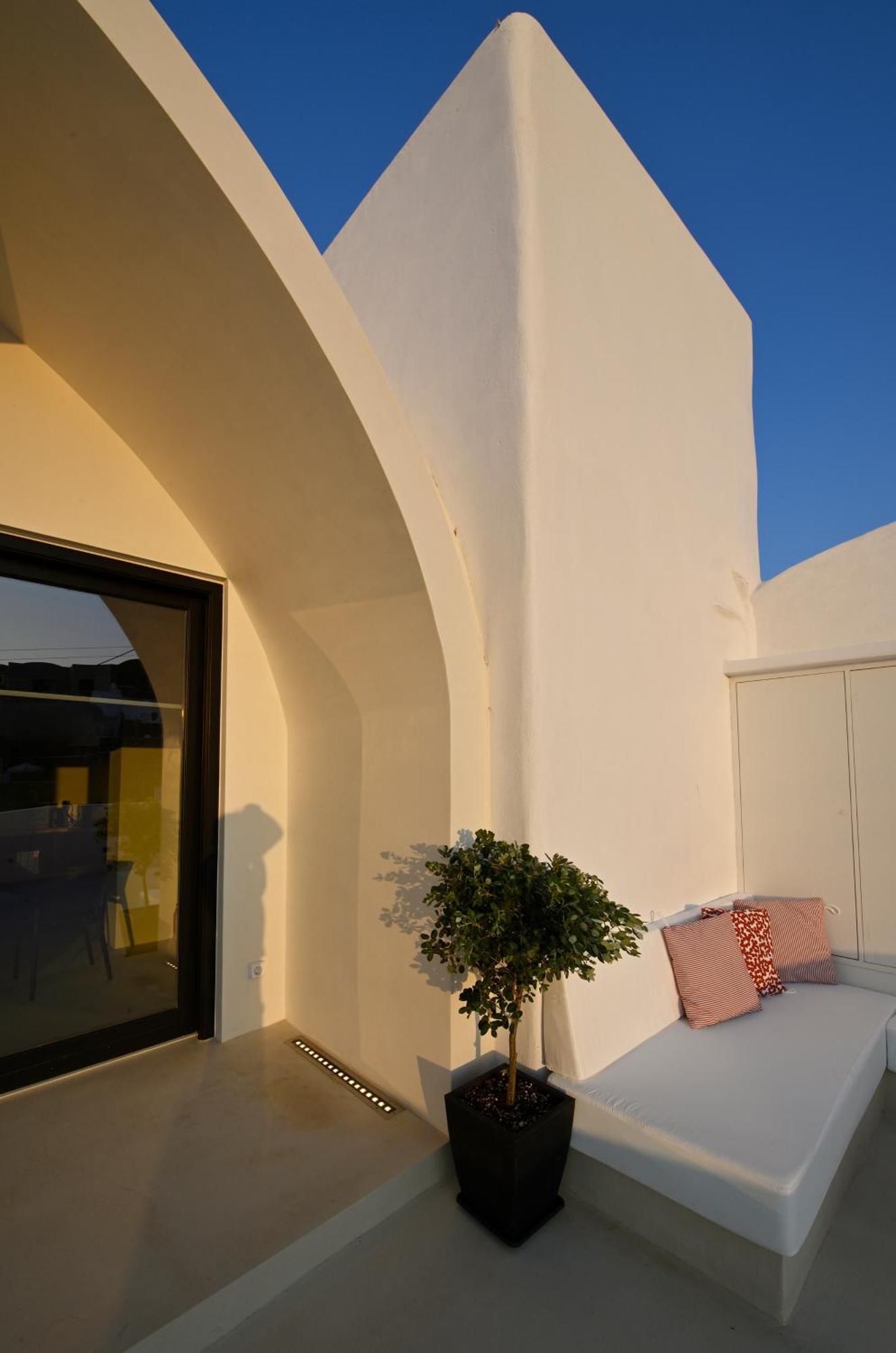 Artium With Outdoor Pool By K&k Foinikia (Santorini)