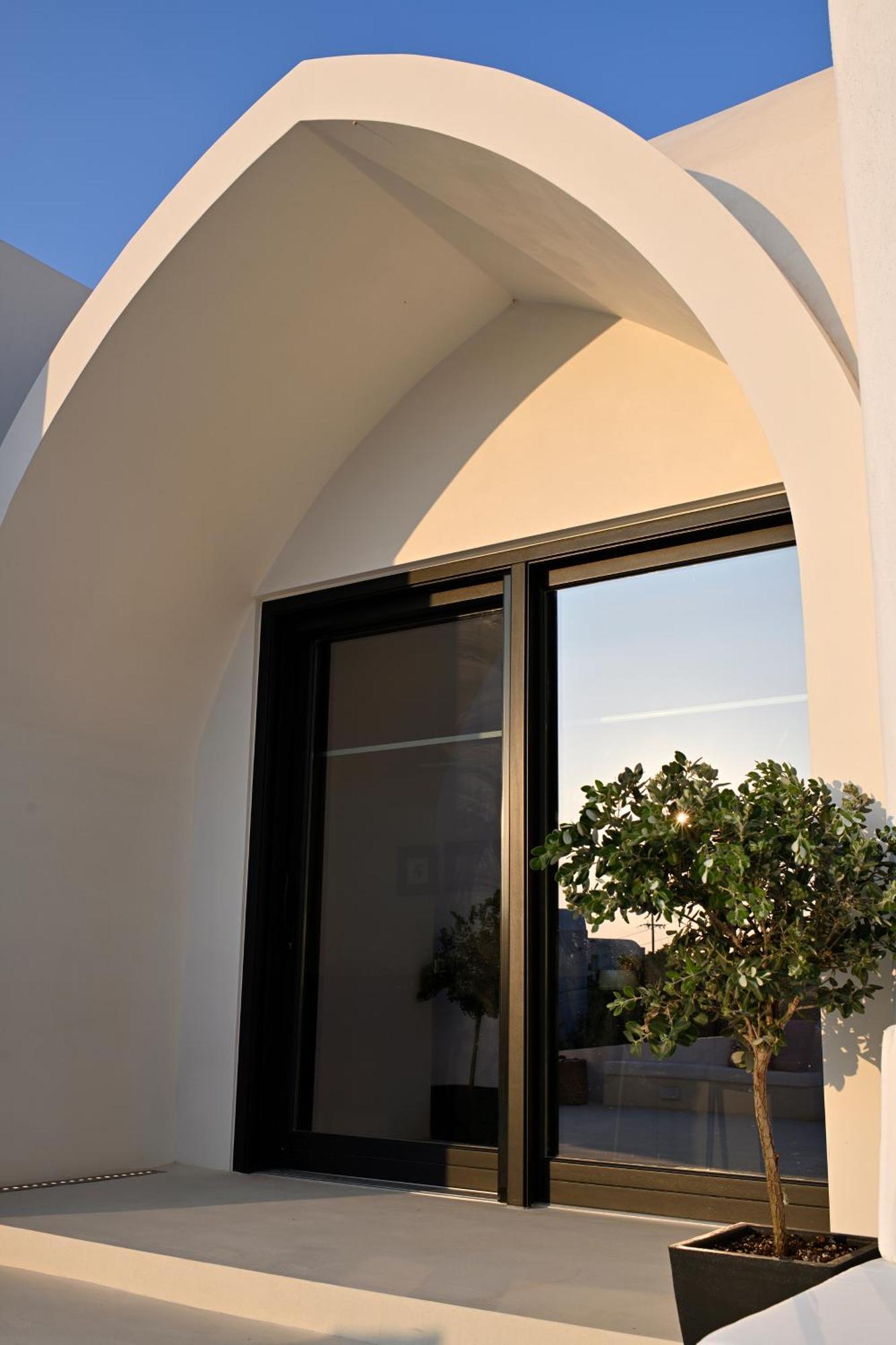 Artium With Outdoor Pool By K&k Foinikia (Santorini)