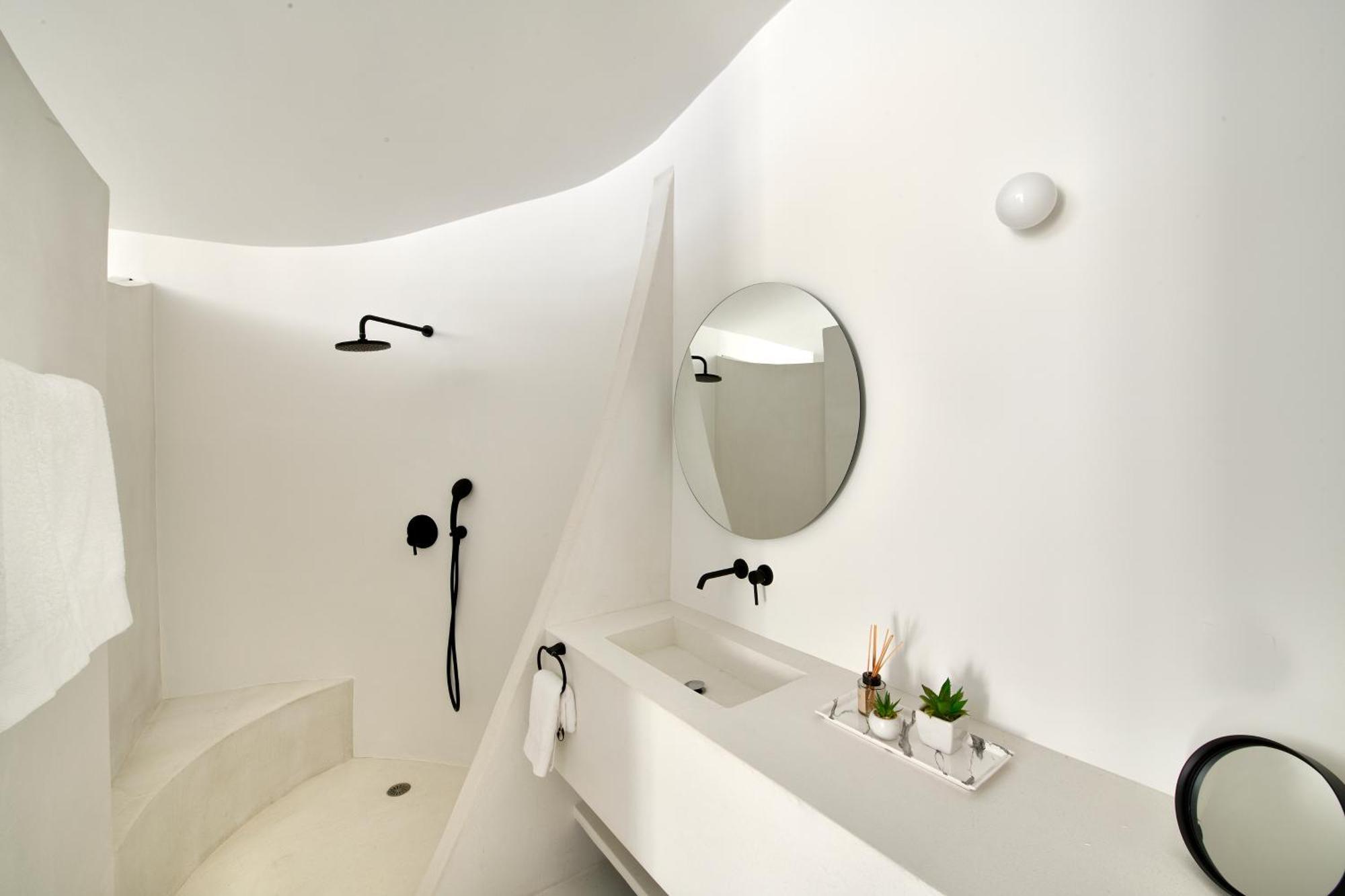 Artium With Outdoor Pool By K&k Villa Foinikia (Santorini)