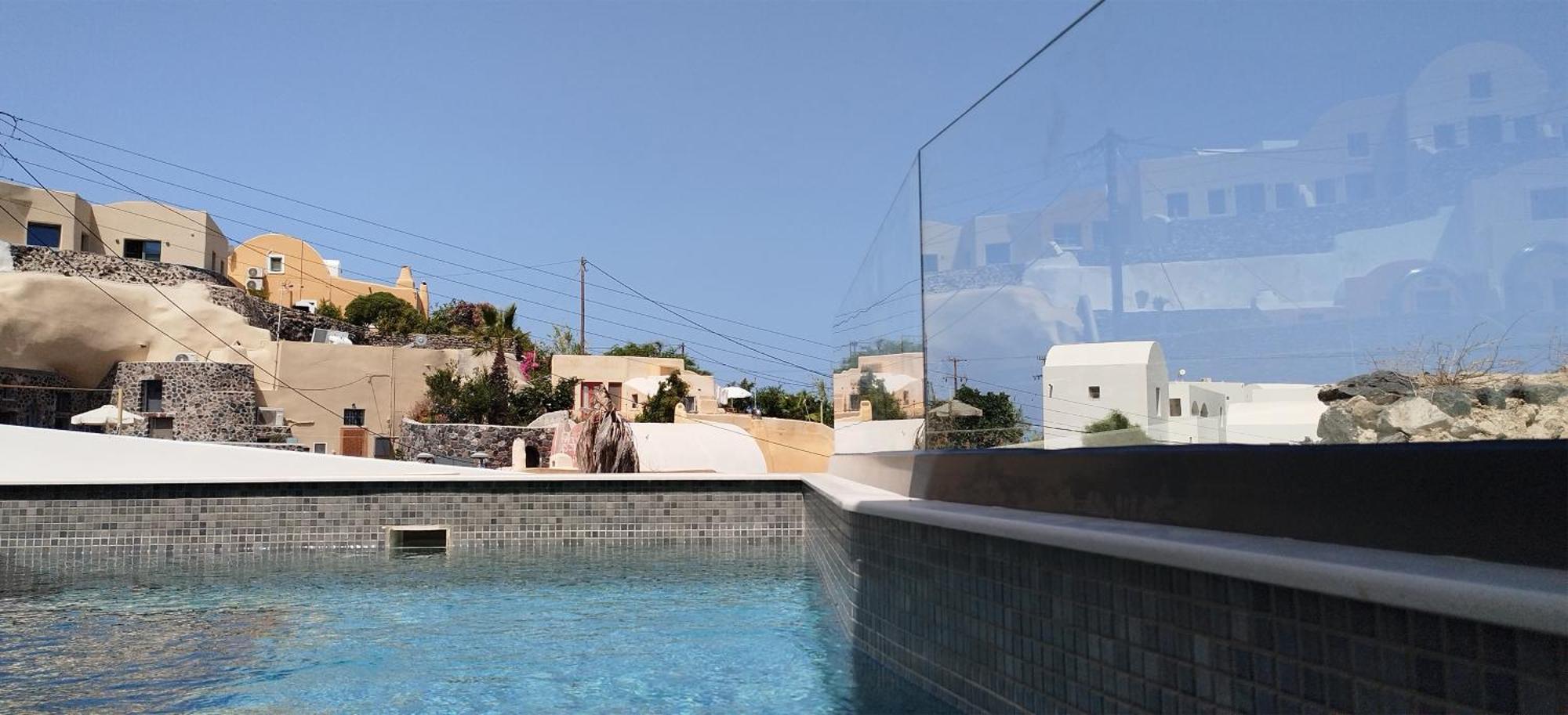 Artium With Outdoor Pool By K&k * Foinikia (Santorini)