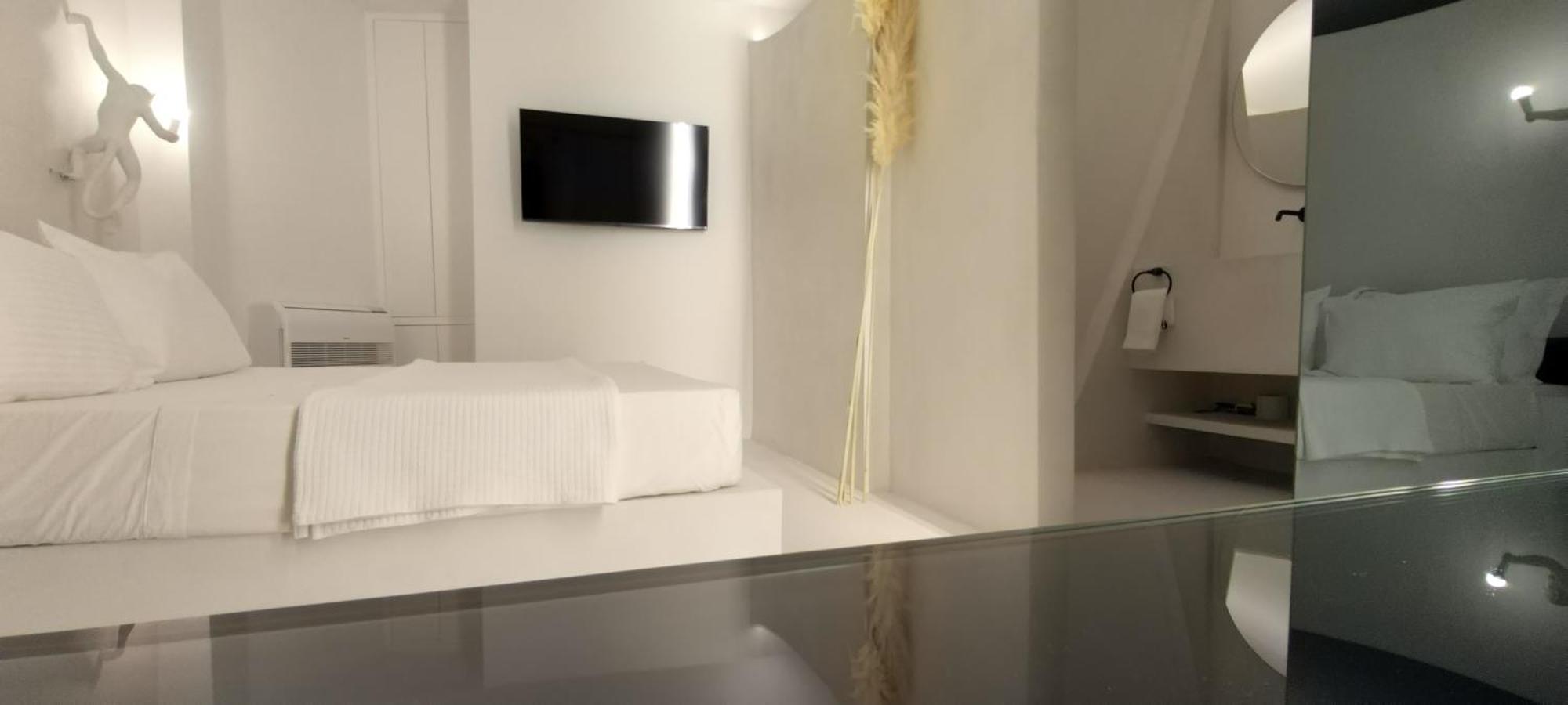 Villa Artium With Outdoor Pool By K&k Foinikia (Santorini)